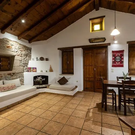 Tzokeika Traditional Settlement Riglia Zimmer foto