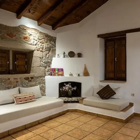 Tzokeika Traditional Settlement Riglia Zimmer foto