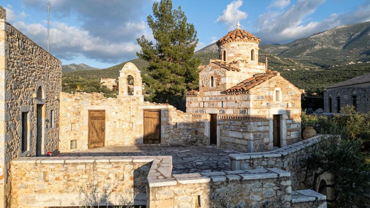 Ferienhaus Tzokeika Traditional Settlement Riglia
